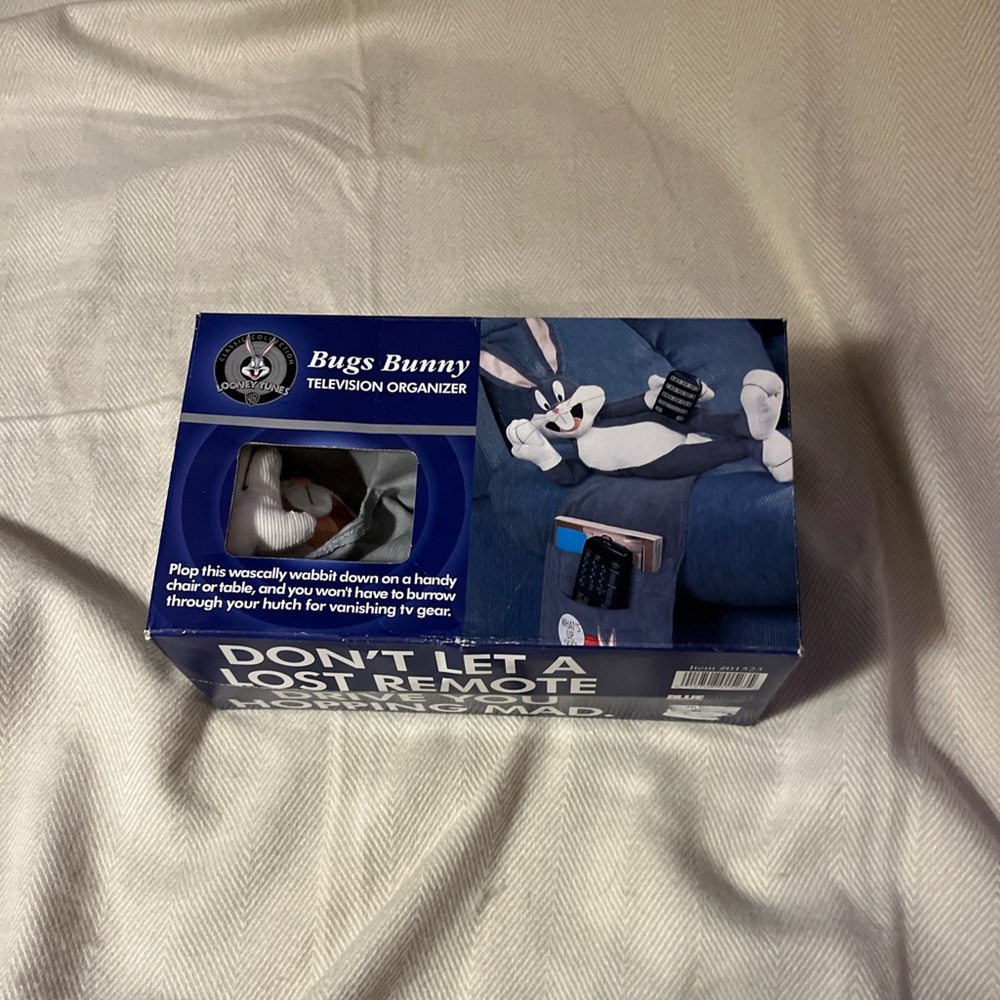 Looney Tunes Bugs Bunny Remote Organizer. NIB